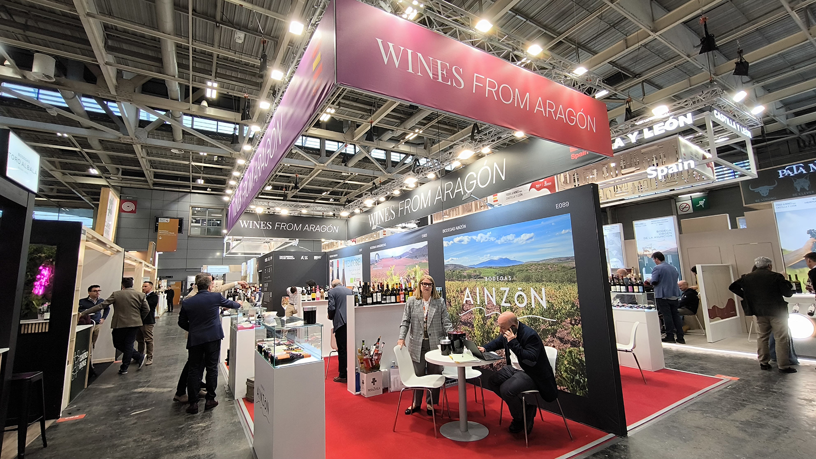 Lee más sobre el artículo Nueve bodegas aragonesas participan de la mano de Aragón Exterior en la Feria Wine Paris